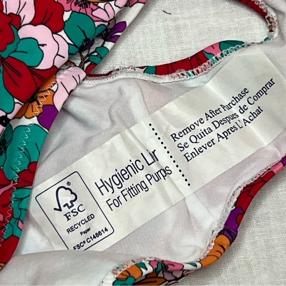 Raisins Curve Trendy Plus Size Muna Floral One-Piece Swimsuit 22W - Picture 3 of 11